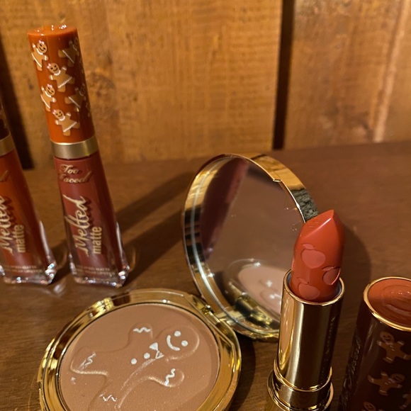 Too Faced Gingerbread Product Giftbox - Picture 4 of 9